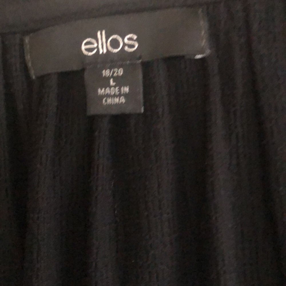 Make An Offer Ellos black gauze short sleeve 🔝 top - Picture 6 of 6